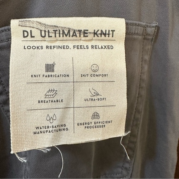 NWT DL1961 Russell Slim Straight Leg Jeans, 34x32 reg $225 - Picture 7 of 10